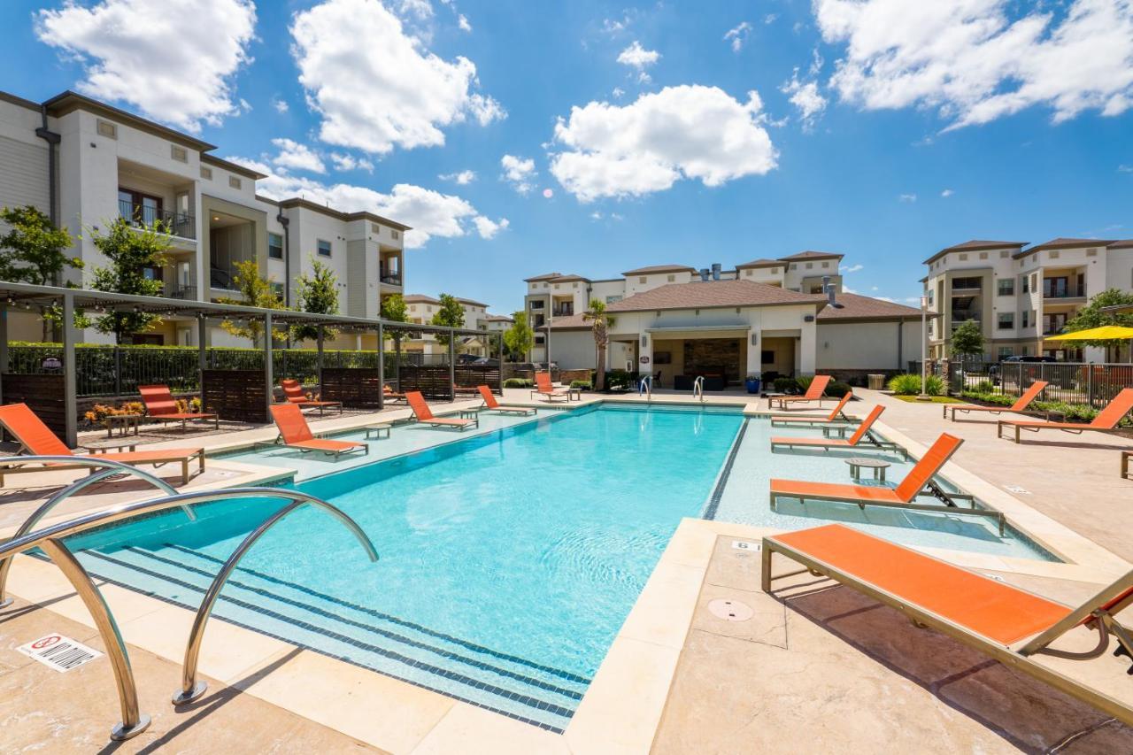 דירות Leander Luxe 3B/2B Getaway - Pool, Gym, Parking, Pet Wash מראה חיצוני תמונה