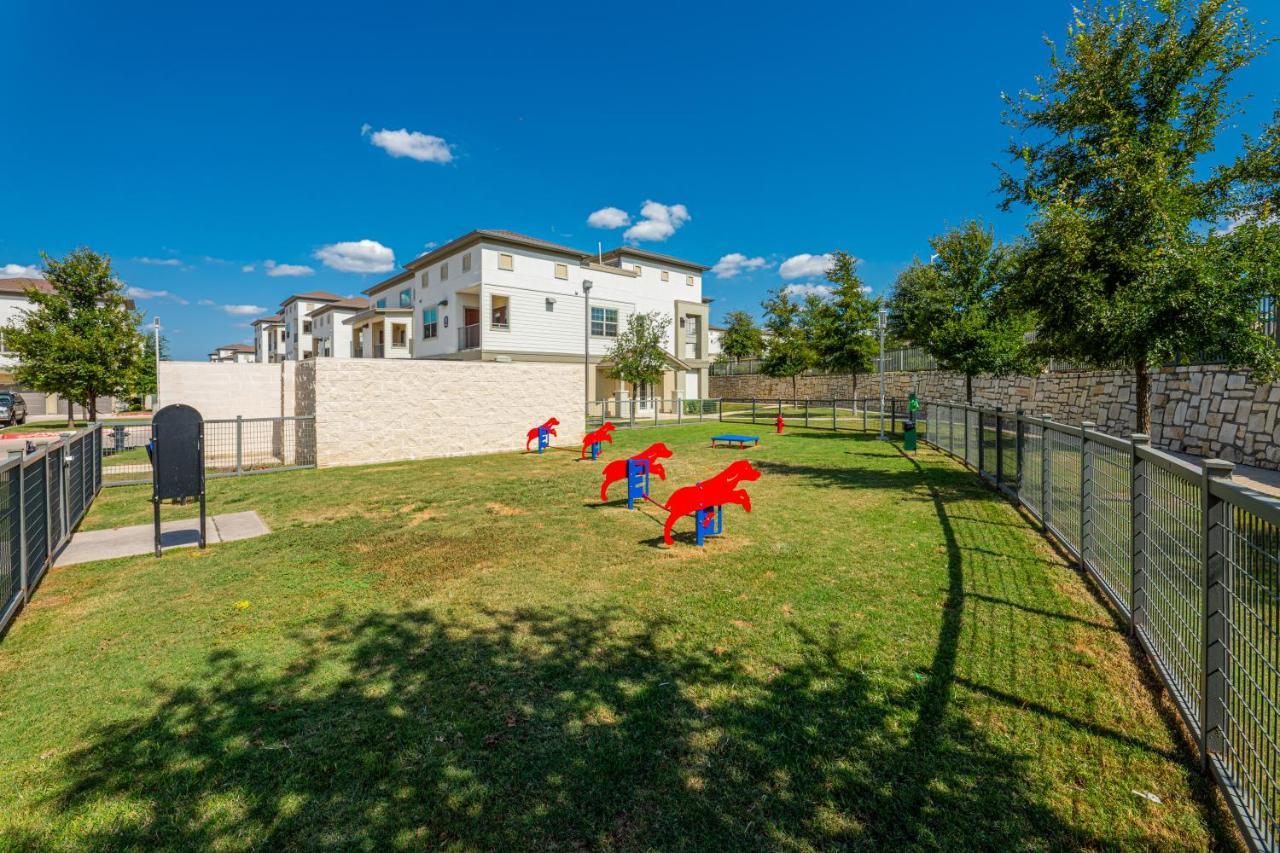 דירות Leander Luxe 3B/2B Getaway - Pool, Gym, Parking, Pet Wash מראה חיצוני תמונה